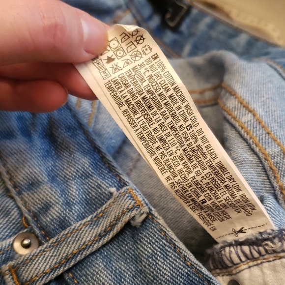 Forever 21 Distressed Jeans Size 34x32 - Picture 8 of 9